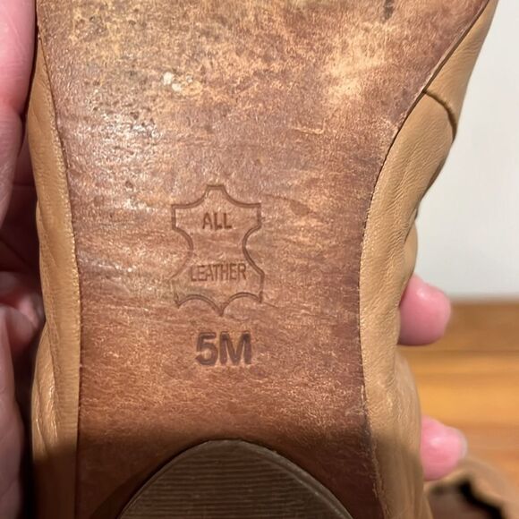 Tory Burch Shelby Camelia Flower Logo Flats size 5. - Picture 8 of 9